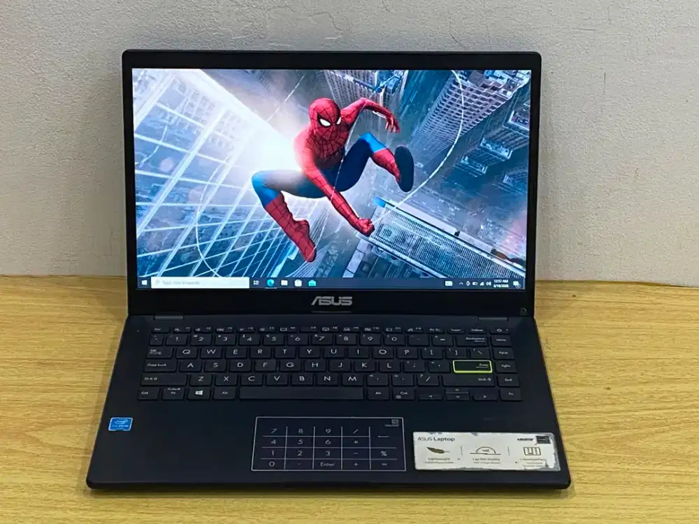 Asus vivoBook E410MA Prosesor Intel Celeron N4020 RAM 4GB SD 64GB+64GB