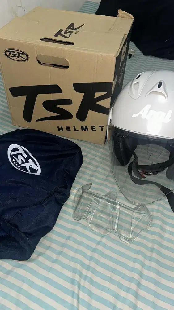 Helm TSR Ukuran L
