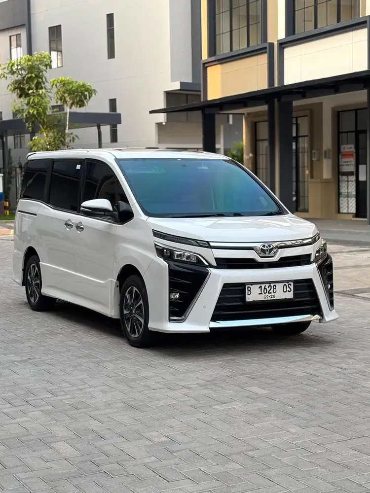 Voxy 2018 - Genap - Automatic - Toyota Voxy 2018