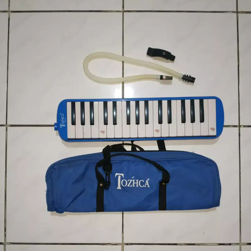 Pianika merek TOZHCA original, lengkap dengan tas
