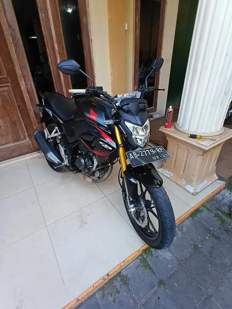 Cb150r facelif v4 hitam 2022 tunai kredit dp1jt gbm