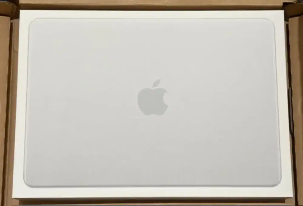 Macbook Neo 8GB+256GB Silver BNIB Garansi Resmi Indonesia