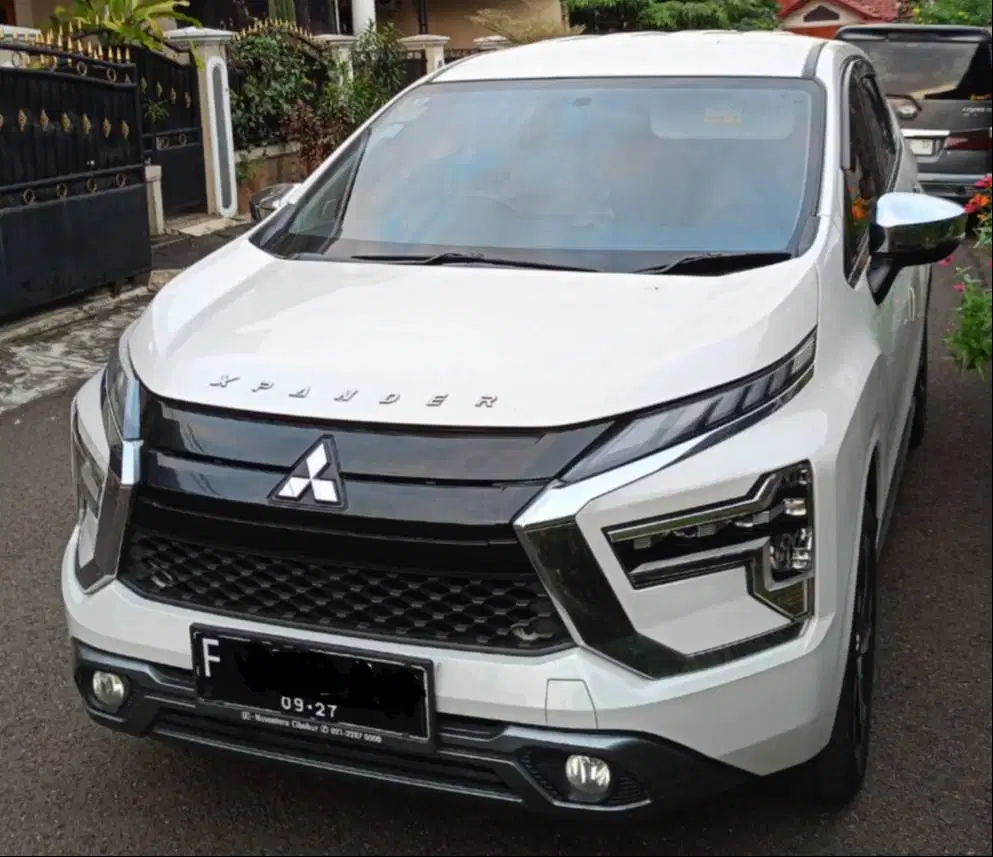 Mitsubishi Xpander Ultimate Bensin AT 2022 warna PUTIH MUTIARA