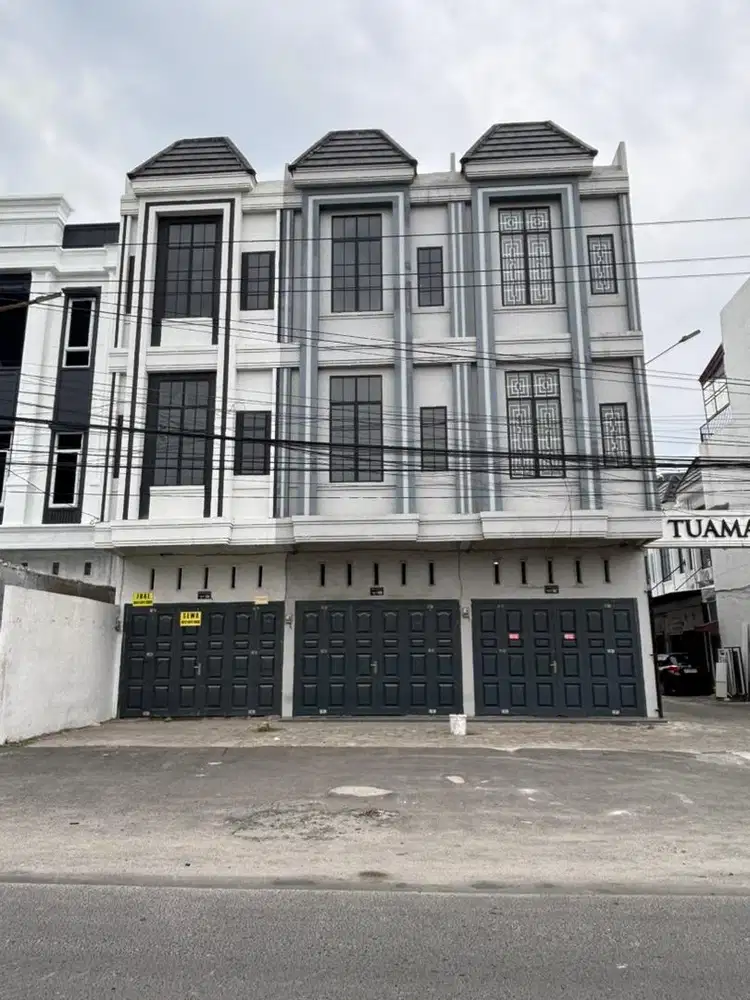 Ruko siap huni.cocok untuk kantor dan kos2an.daerah rame