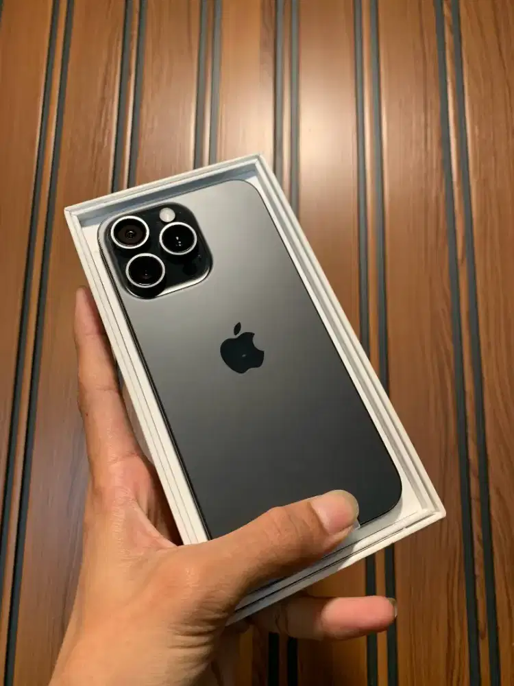 iPhone 15 pm black titanium 256 iBox