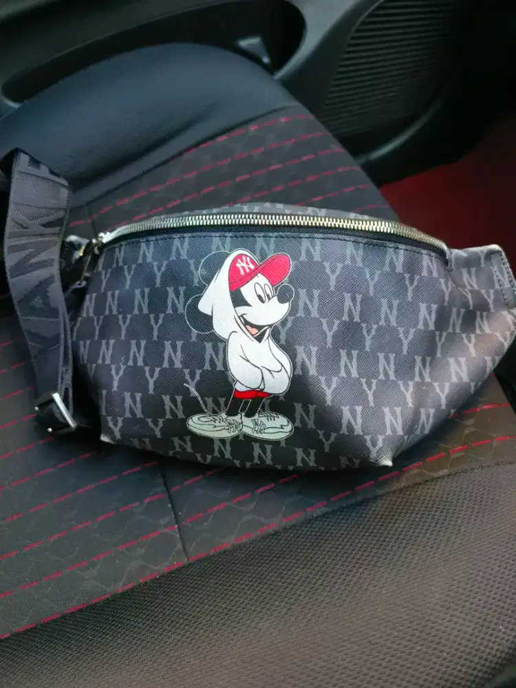 Waistbag MLB x Disney Leather Original Garansi Kondisi Scond Pemakaian