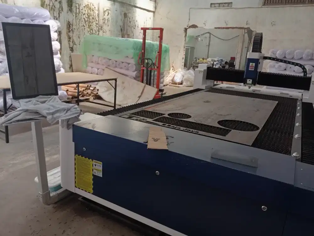 Mesin Fiber Laser Cutting Metal