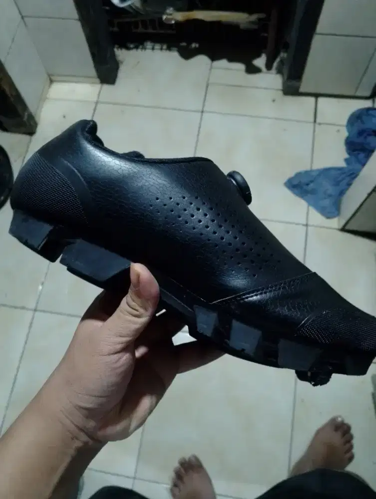 sepatu cleat santic