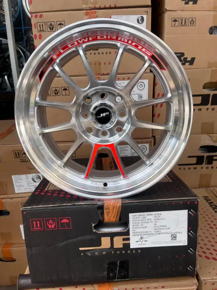 Venom5 ring 16 lebar 7 pcd 4x100/114,3 ET 40. Avanza vios