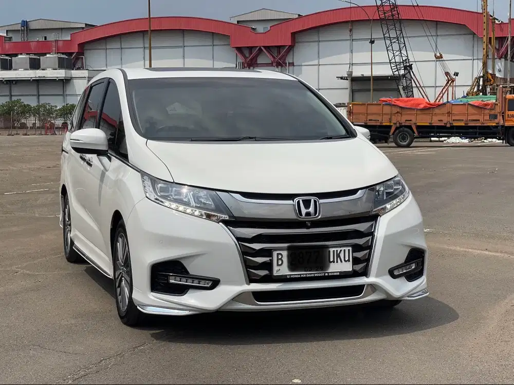 HONDA ODYSSEY E PRESTIGE AT PUTIH 2019