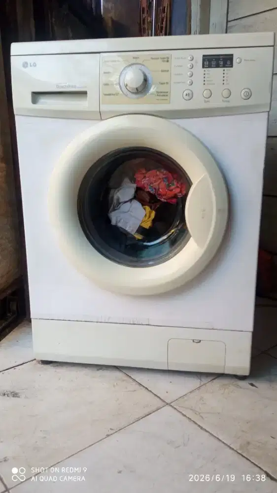 Dijual Cepat Mesin Cuci Front Loading LG 7 Kg.