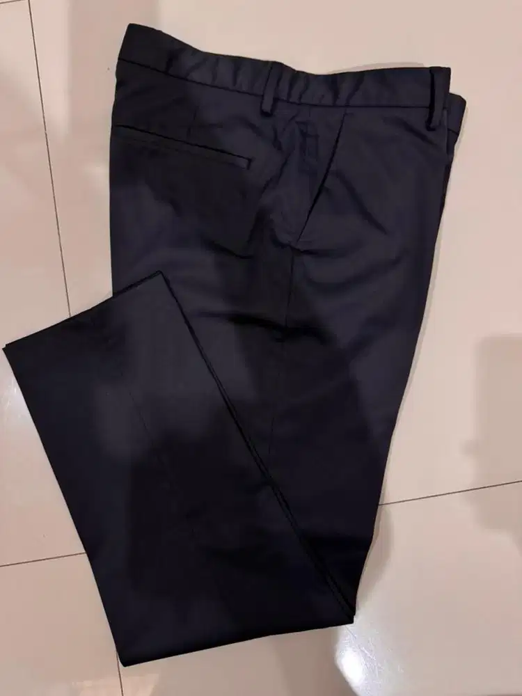 Celana Casual Executive Slim Fit Hitam Preloved