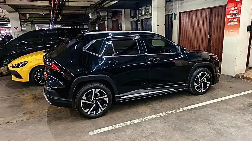 TOYOTA HYBRID CROSS 2023