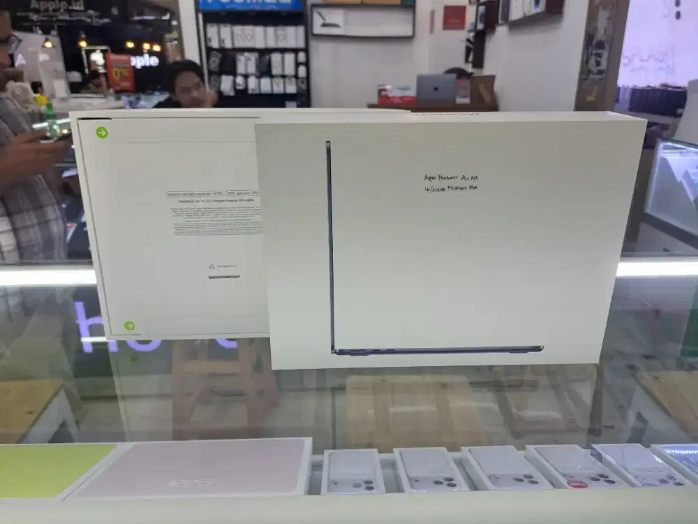 Macbook Air M3 13 Inch 16/256GB Midnight Garansi IBOX