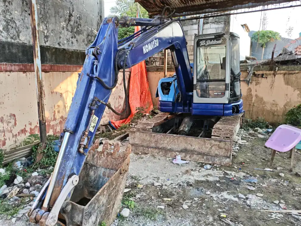 Excavator Komatsu PC 78
Th 2018