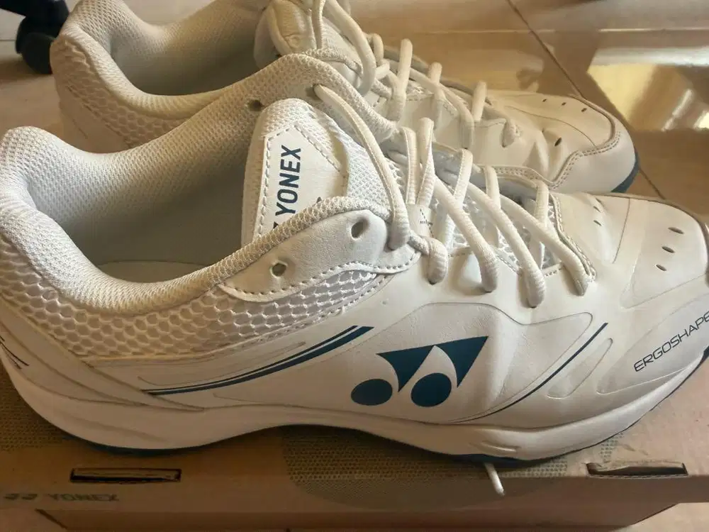 Sepatu yonex  NEW POWER CUSHION SHB 65 X4 White Original