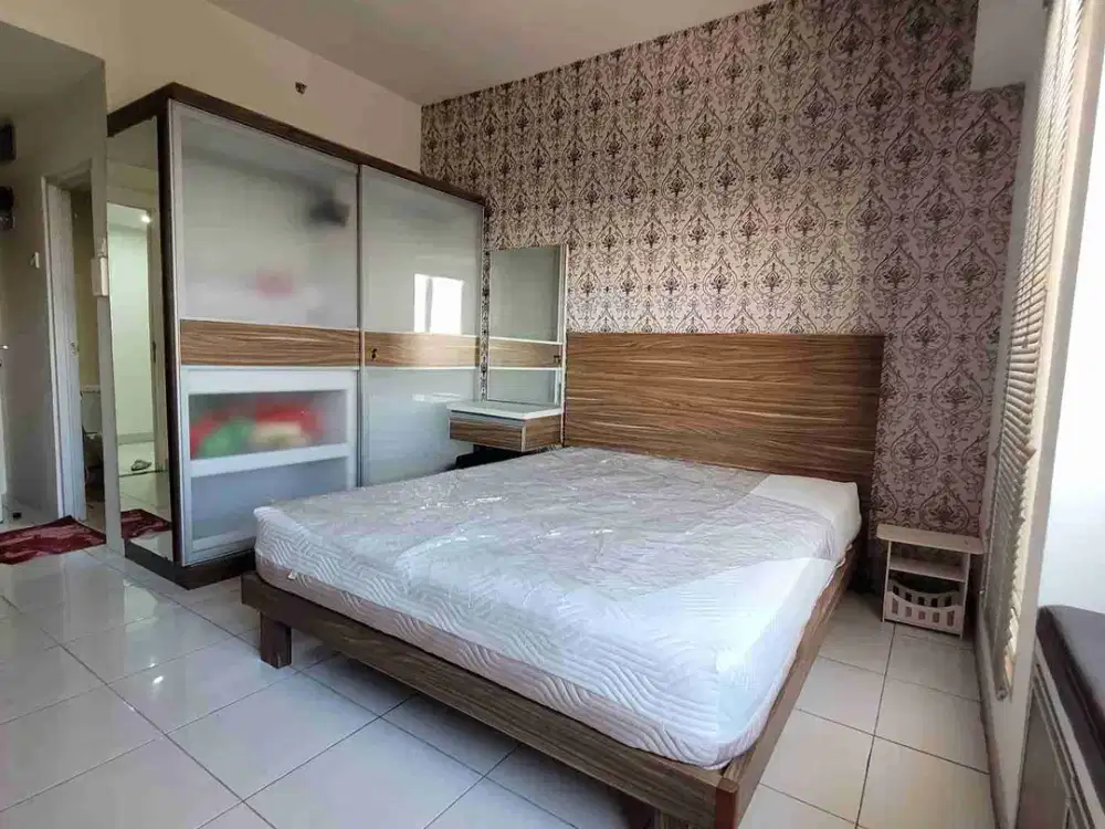 Disewakan Apartemen Berkeley Citraland Surabaya. Furnish.