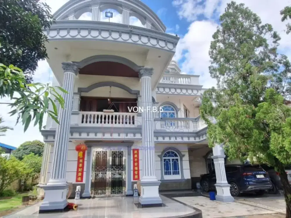 Rumah Mewah 3 Lantai di Komplek Rosedale Batam – Full Furnish, Lahan 1.096 m² di Pusat Kota