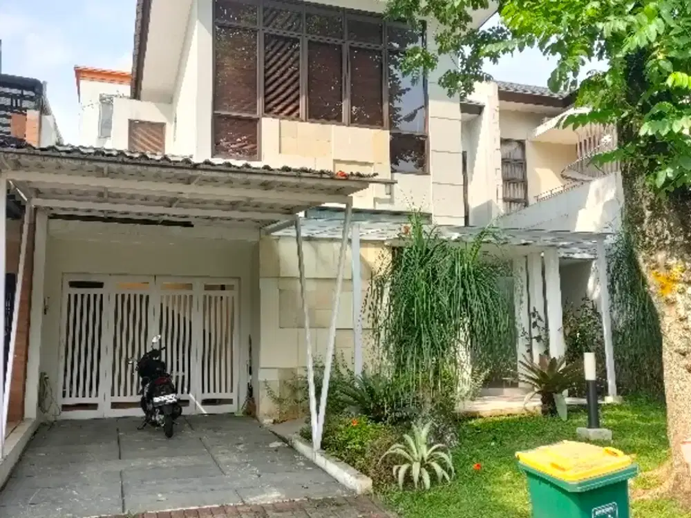 rumah dua lantai furnished siap huni di sentul city