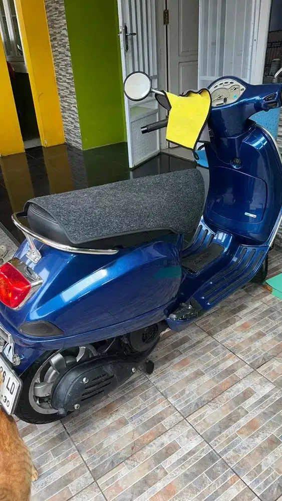 Vespa Matic LX biru