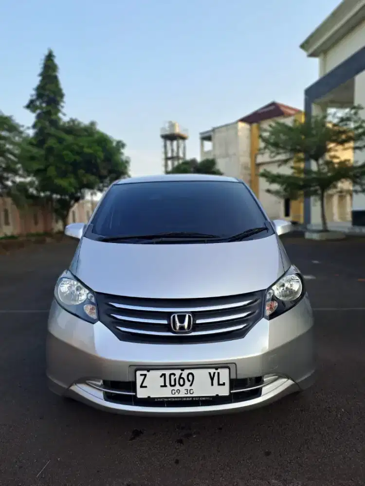 Jual HONDA FREED E SD 1.5 MATIC TH 2010 TERAWAT