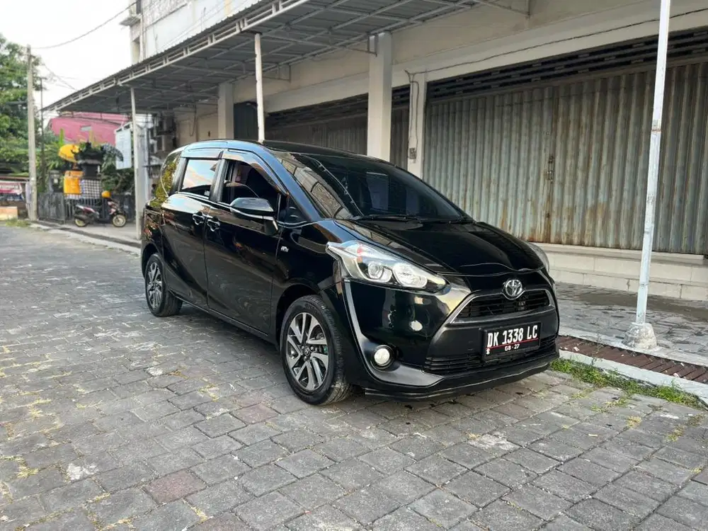 Toyota Sienta v 2017 manual,asli bali