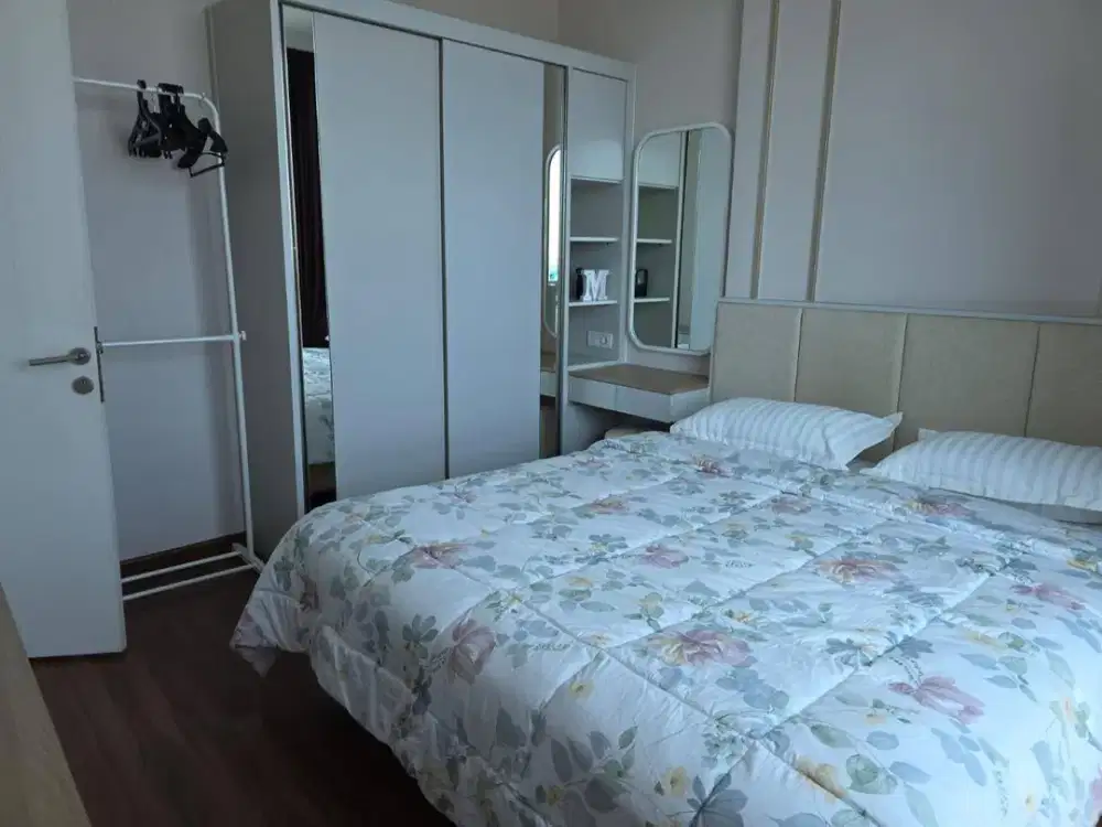 DISEWAKAN APARTEMEN THE VIA CIPUTRA WORLD LANTAI 21 FURNISH