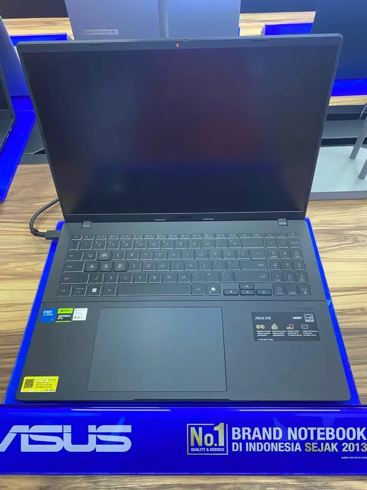 Laptop ASUS V16