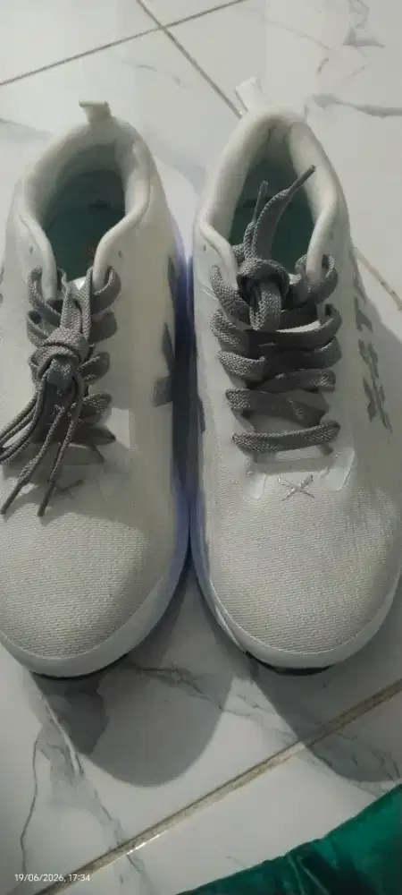 Sepatu X4TH Hyperion