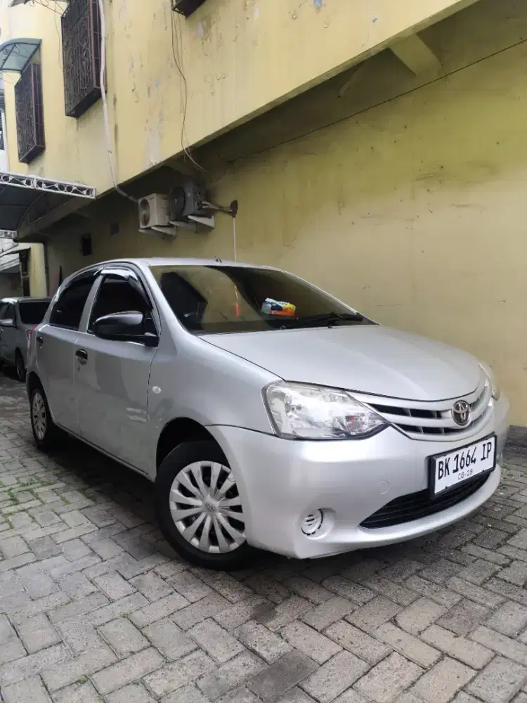TOYOTA ETIOS VALCO J 2013 M/T