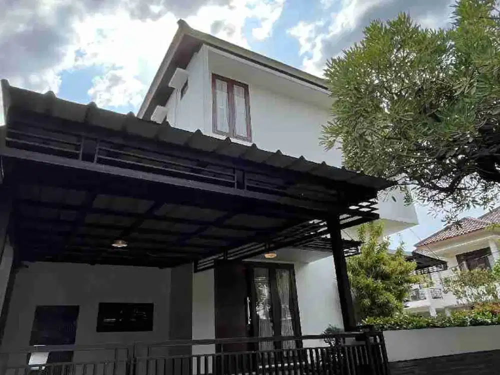 Rumah Hook Mewah & Strategis di Kemang Pratama 3, Bekasi