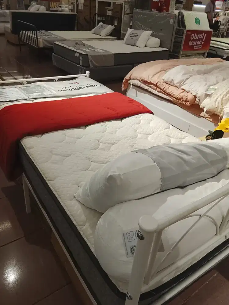 Kredit tempat tidur mewah dan estetik