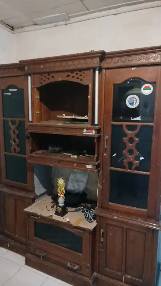 Lemari TEMPOE DOELOE