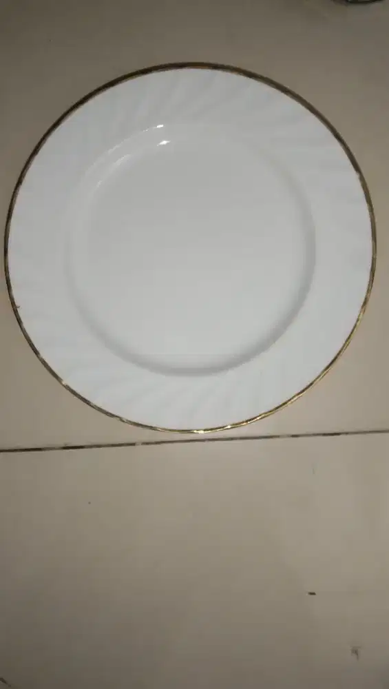 Piring dan mangkuk cantik