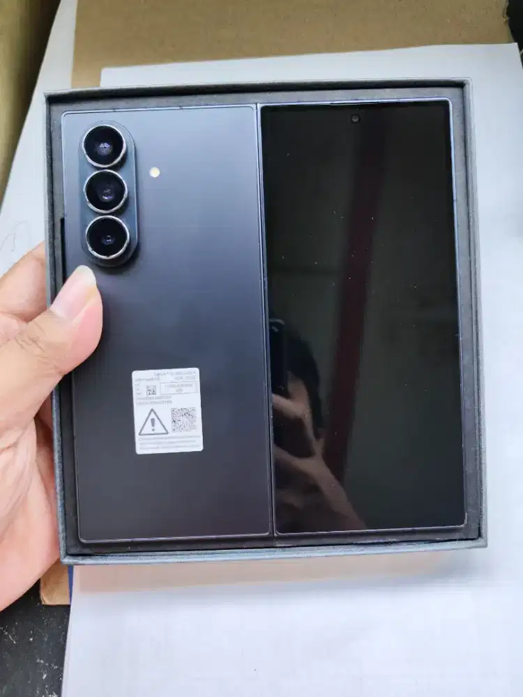 Samsung galaxy fold 7 12/256 second