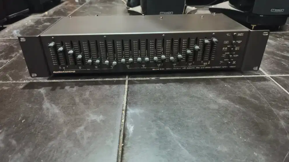 Audio Control C-22 Stereo Graphic Equalizer