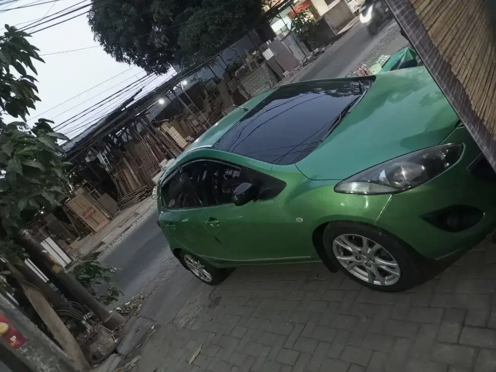 Dijual mobil Mazda 2 HB S matic 2012
