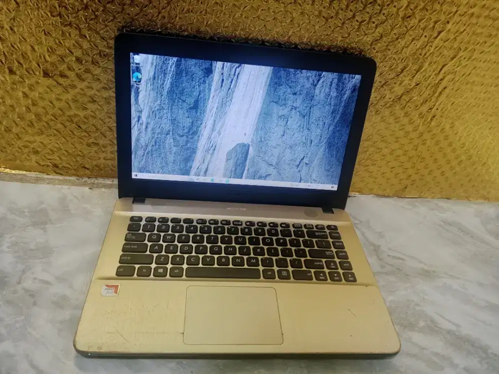 Dijual murah laptop asus x441b