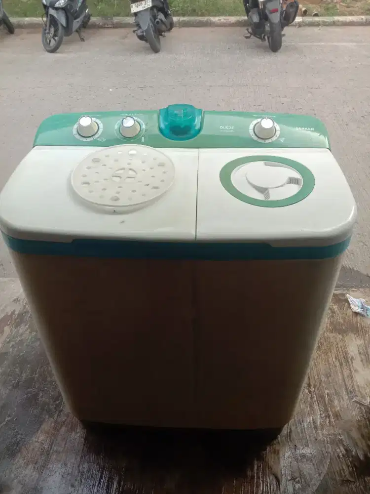 Mesin cuci 2 tabung merk Sanken 9 kg