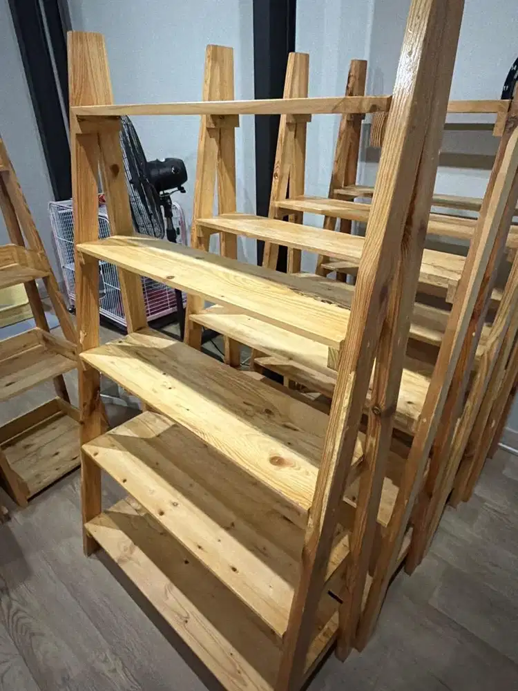 Rak Susun Display Kayu