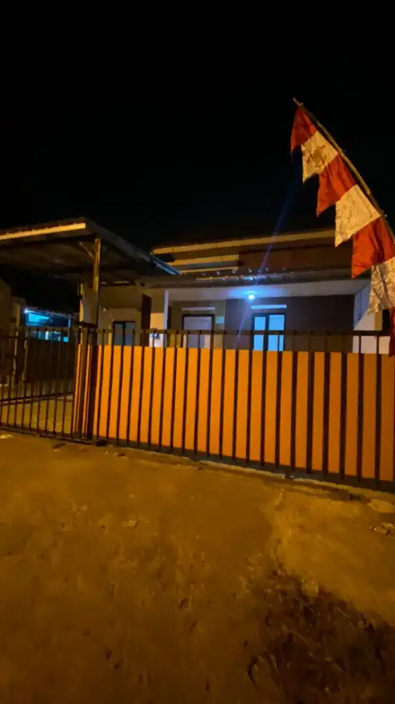 Di sewakan rumah pertahun cocok buat tempat tinggal,ada pagar,kanofi