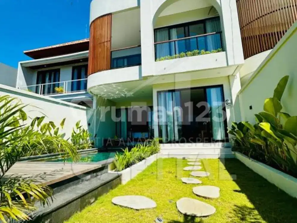 Villa Modern Tropis di Bali Lokasi Premium Area Ungasan Dengan View GWK