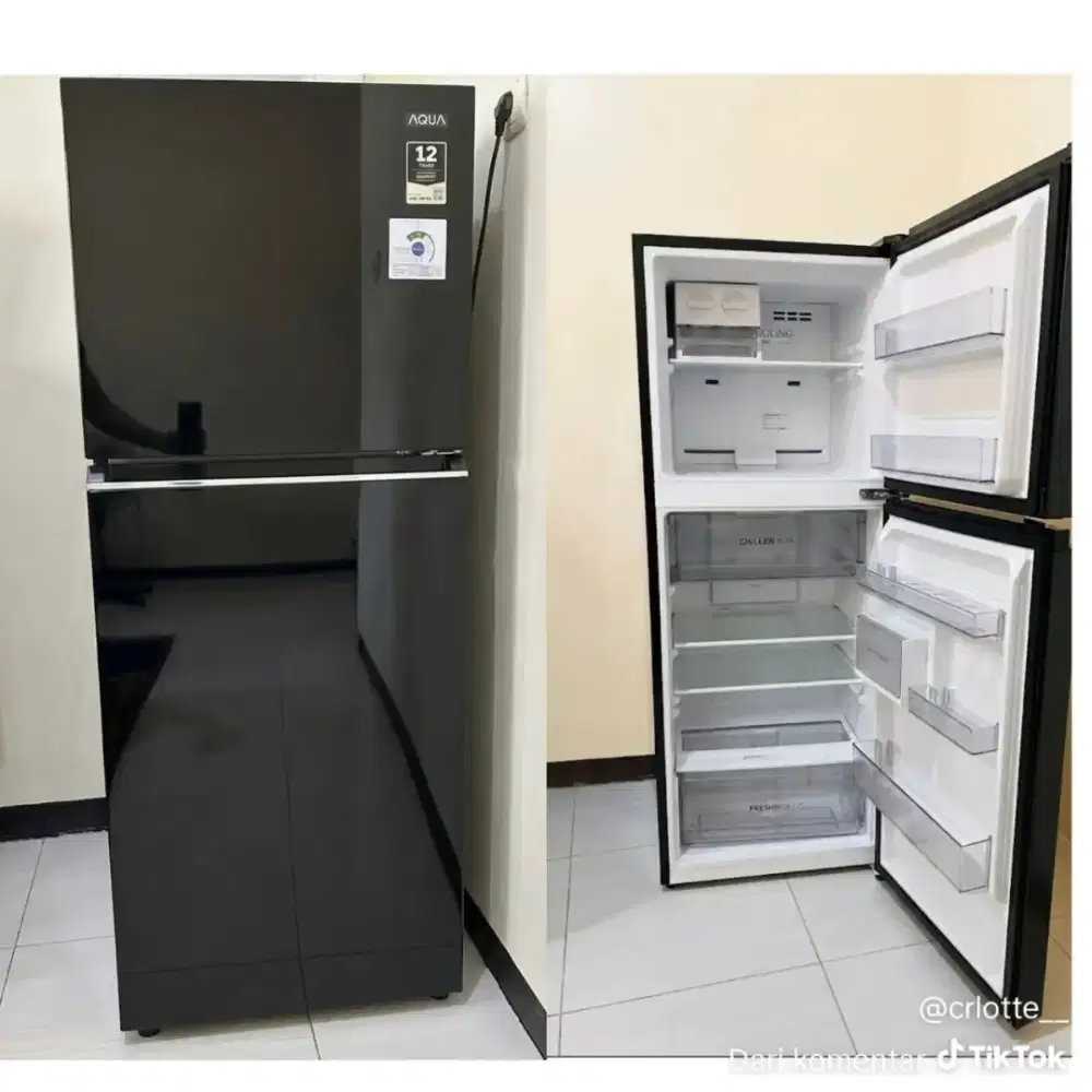 Kulkas AQUA 2 Pintu AQR-265RAV Hitam Elegan Mulus Terawat