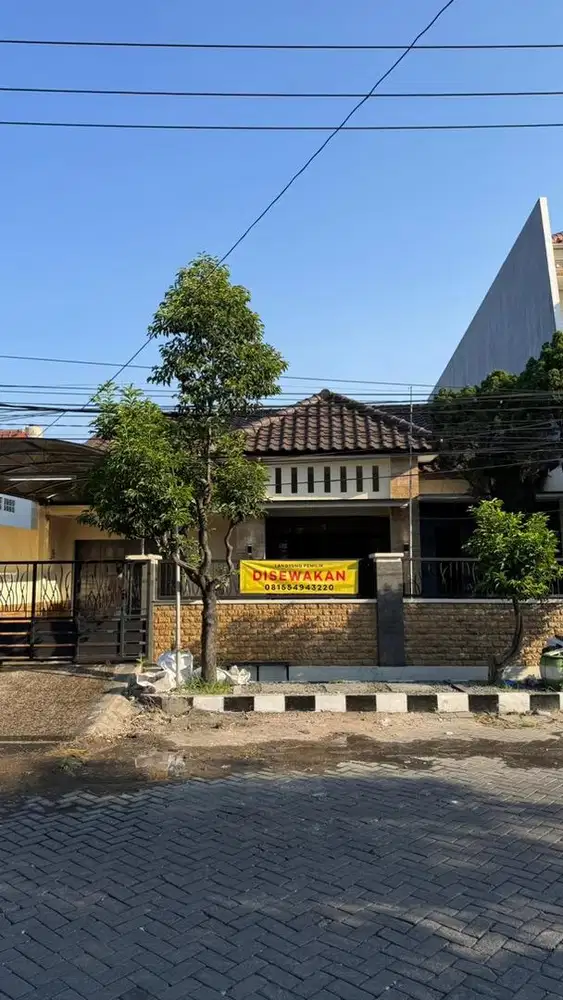 DISEWAKAN RUMAH BARU LUAS