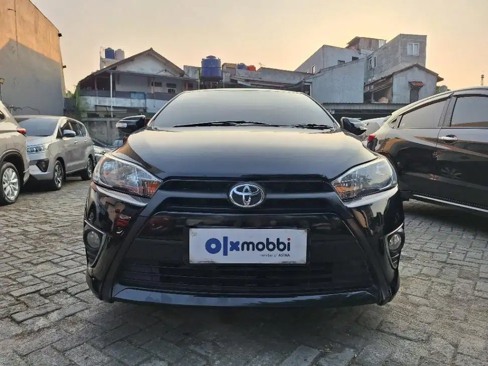 LOW DP Toyota Yaris 1.5 E Bensin-AT 2015 SFX