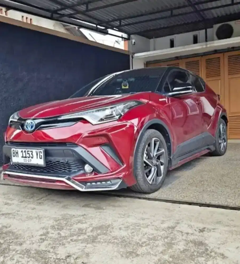 Toyota C-HR  1.8  Hybrid  A/T