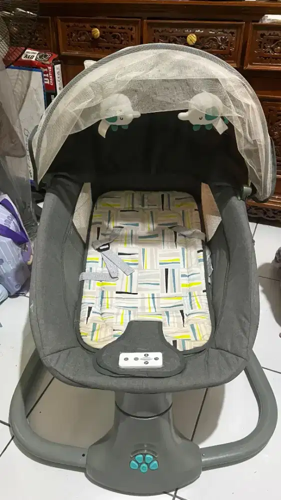 Cocolatte Snuggli 1.0 Baby Swing Elektrik + Remote + Kelambu