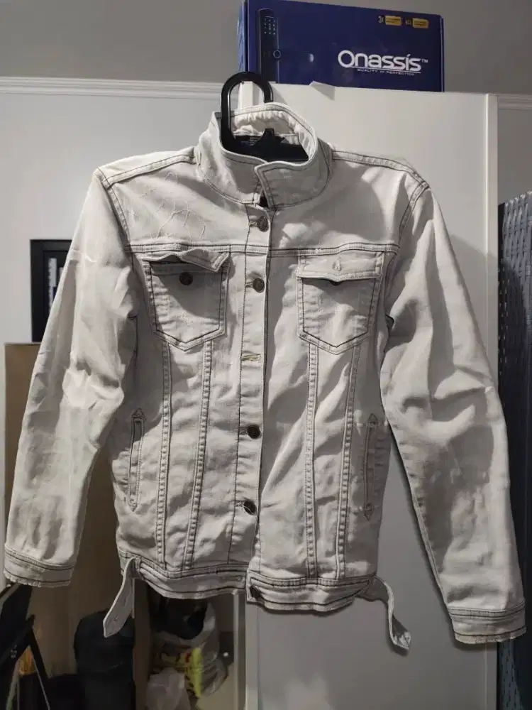 Jaket levis bekas