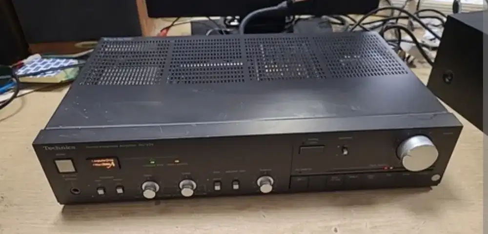 Pre amp Technics