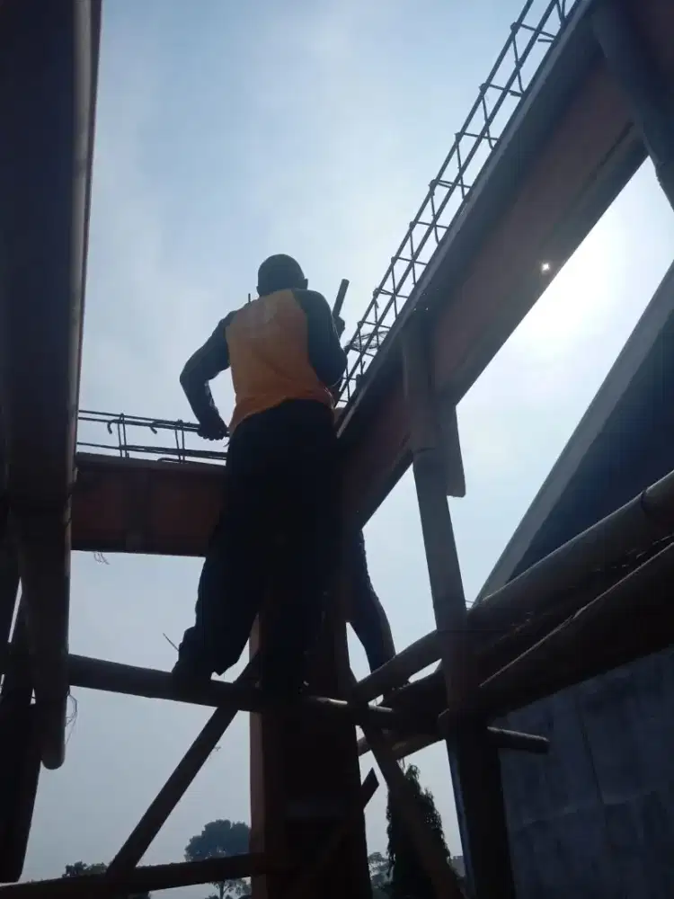 Tukang bangunan